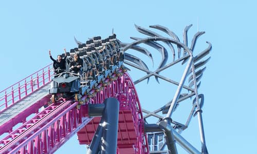 DC Rivals HyperCoaster is now open for preview rides