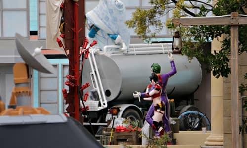 Super-Villains start to take over Movie World