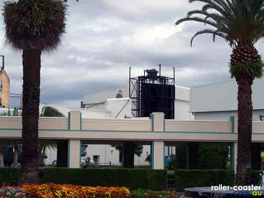 Scooby-Doo Spooky Coaster Construction