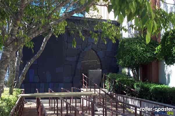 Scooby-Doo Spooky Coaster Construction