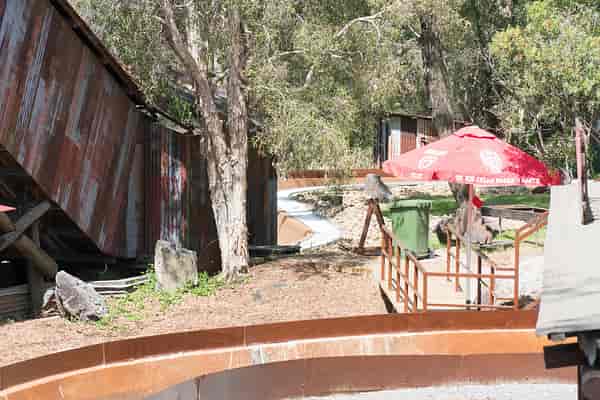 Rocky Hollow Log Ride works