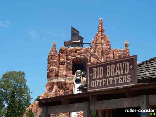 Warner Bros. Movie World: Wild West Falls