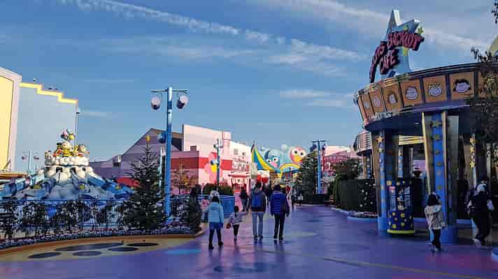 Universal Wonderland