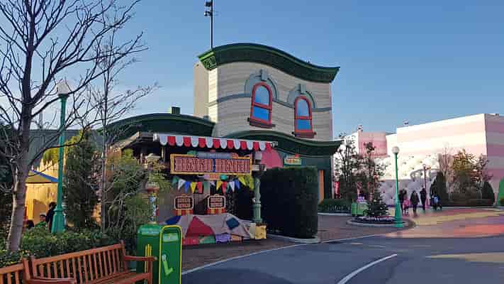 Universal Wonderland