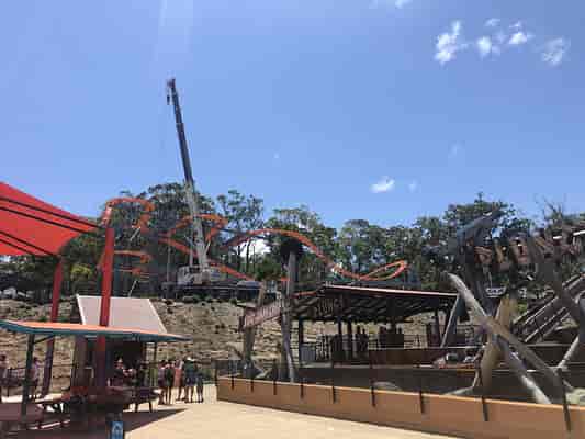 Spinning coaster construction
