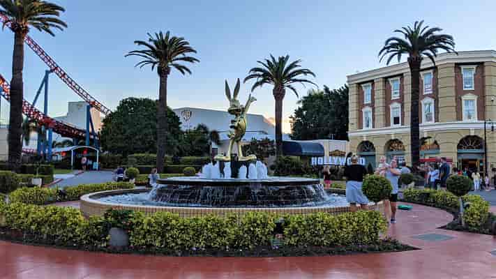 Bugs Fountain Statue