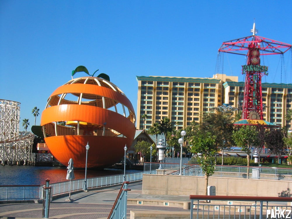 Silly Symphony Swings | Flat Ride at Disney California Adventure ...