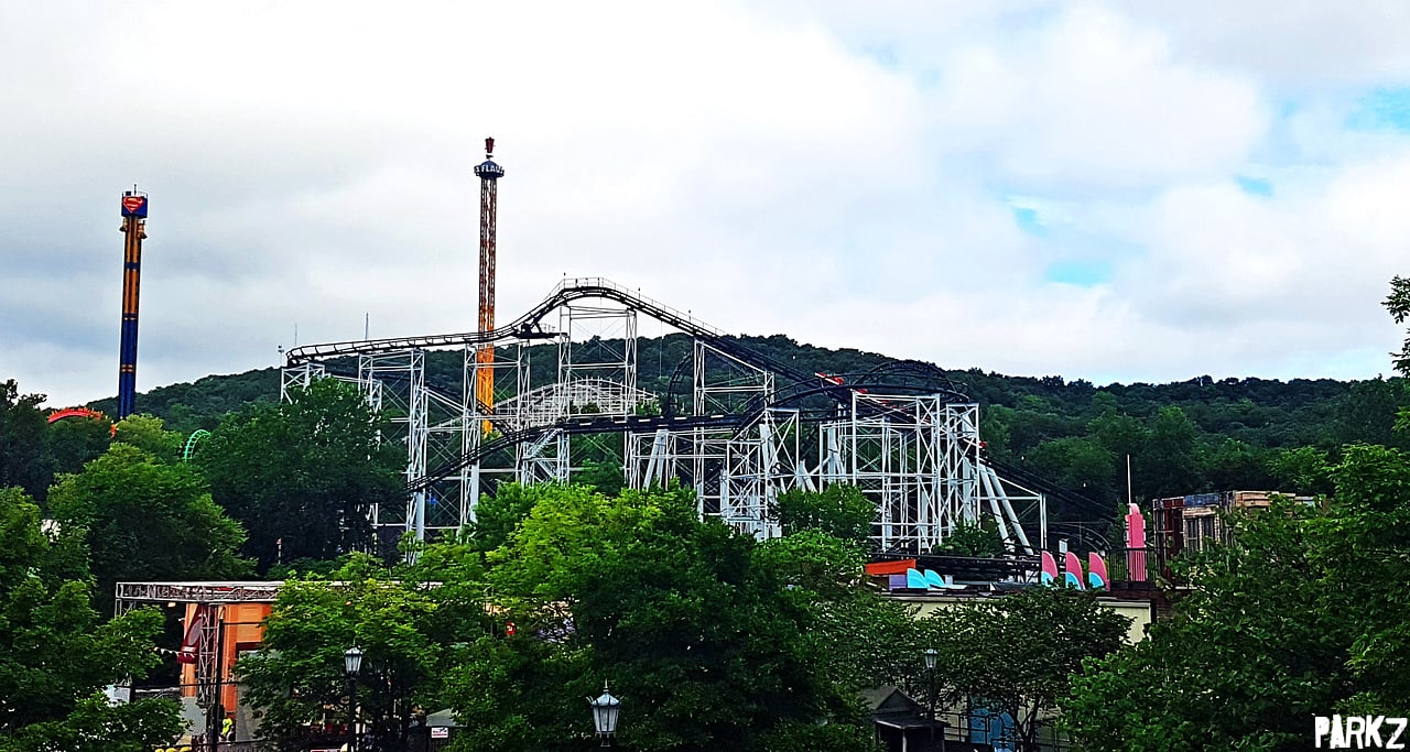 Ninja | Roller Coaster at Six Flags St. Louis | Parkz - Theme Parks